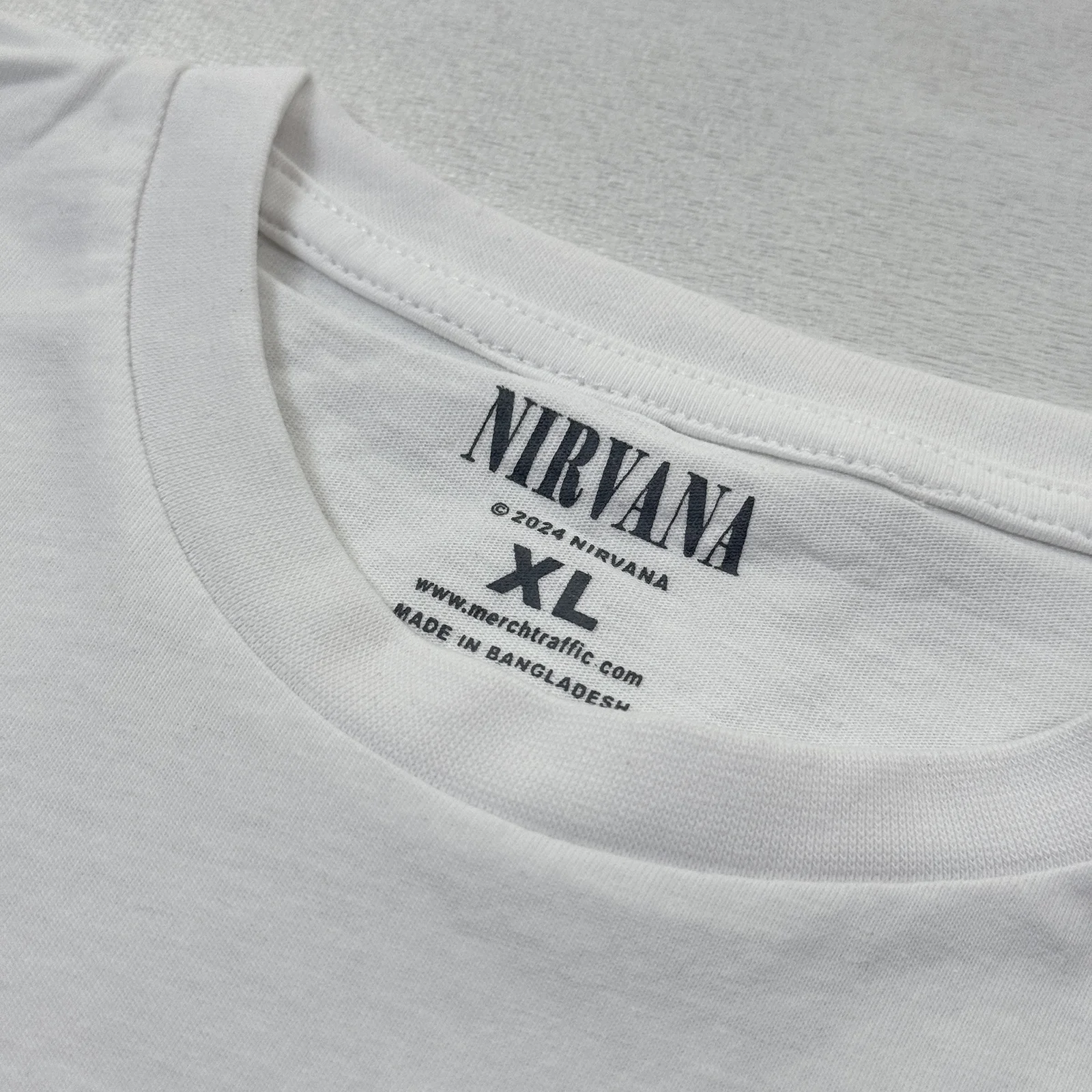تیشرت وارداتی نیروانا طرح هنری Nirvana