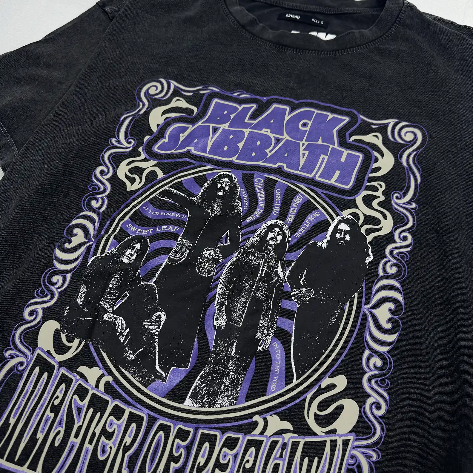 تیشرت وارداتی طرح بند بلک سبث Specials