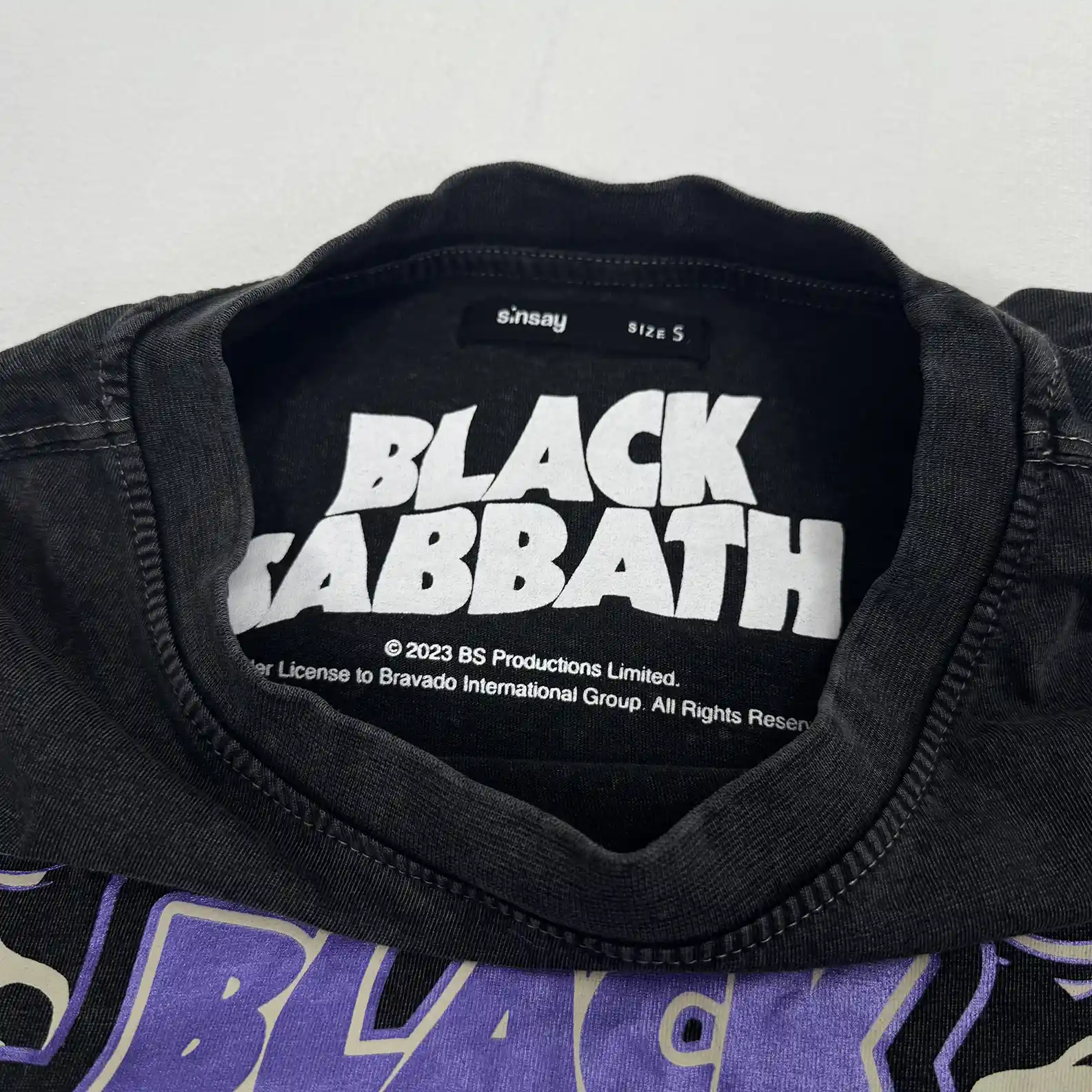 تیشرت وارداتی طرح بند بلک سبث Specials